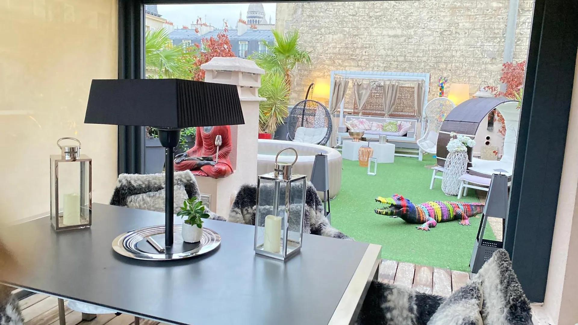 Luxury Rooftop Escape With Jacuzzi & Sacre-Coeur View París