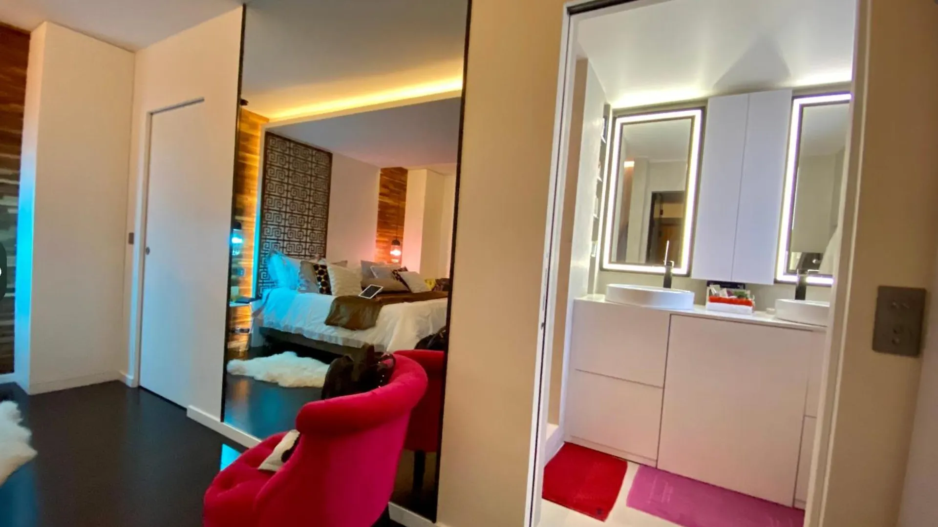 Luxury Rooftop Escape With Jacuzzi & Sacre-Coeur View París