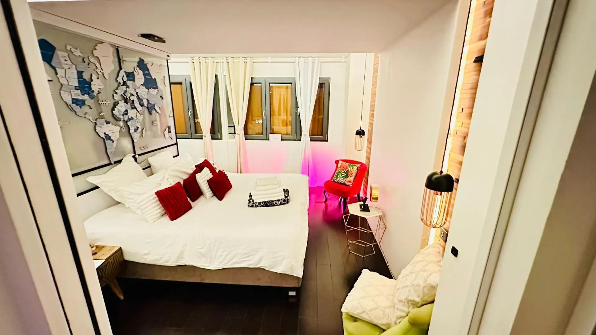 Luxury Rooftop Escape With Jacuzzi & Sacre-Coeur View París Apartamento