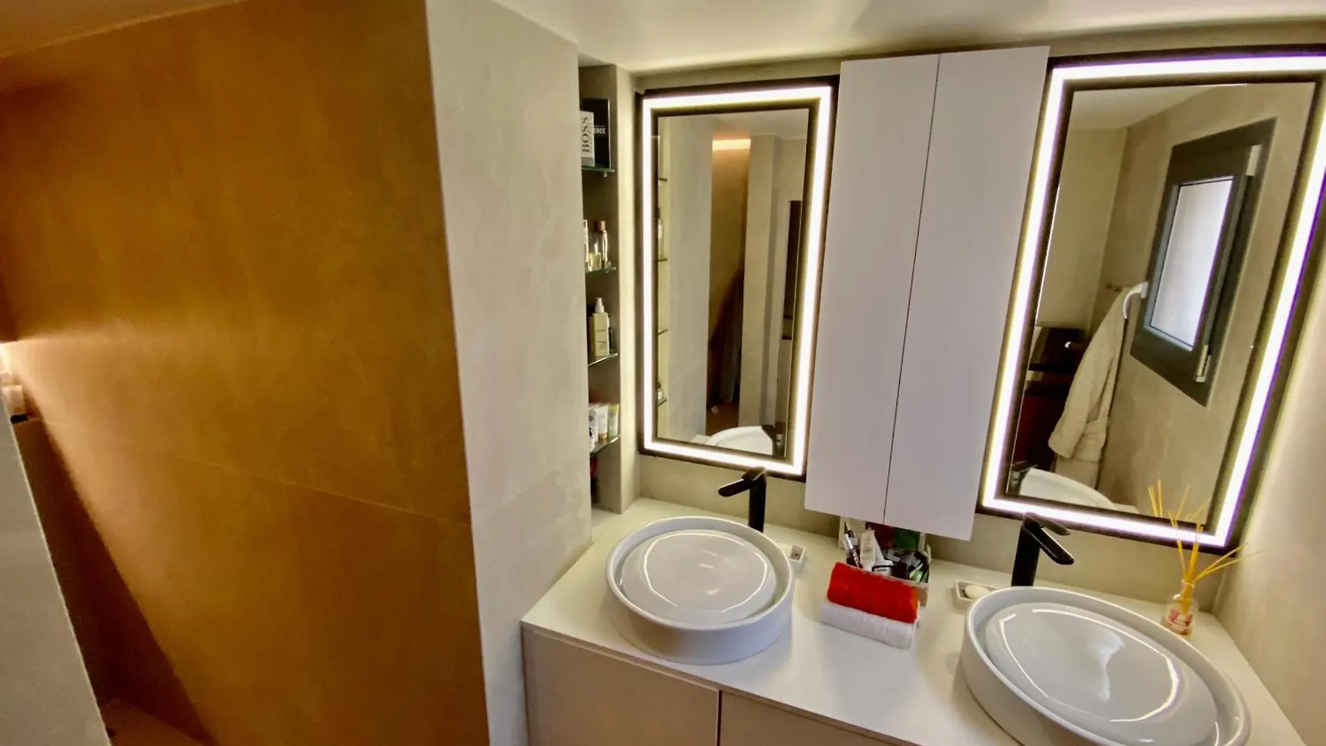 דירה פריז Luxury Rooftop Escape With Jacuzzi & Sacre-Coeur View