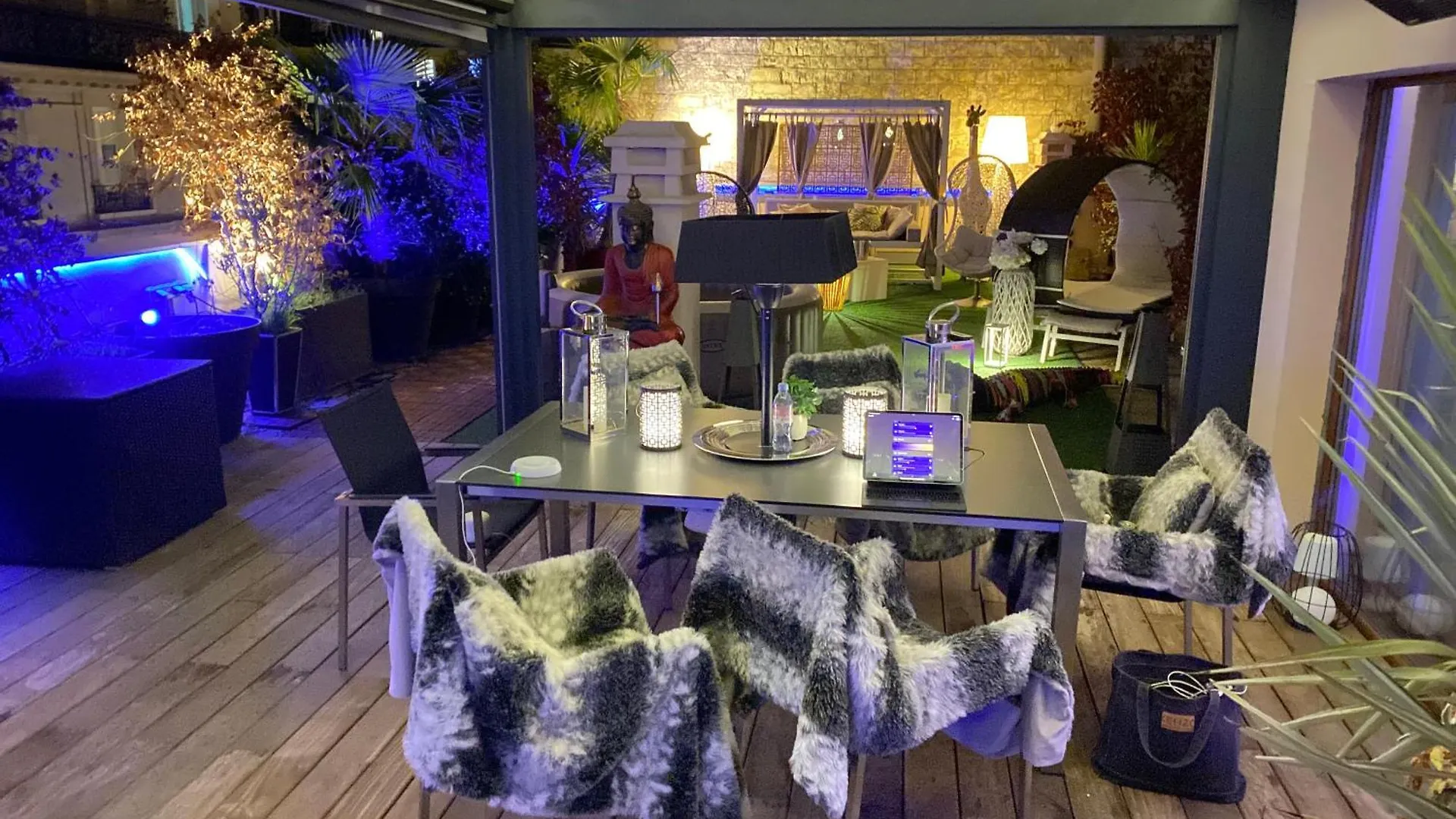 Daire Luxury Rooftop Escape With Jacuzzi & Sacre-Coeur View Paris